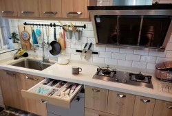 厨房台面宽度是多少？厨房台面材质哪个好？